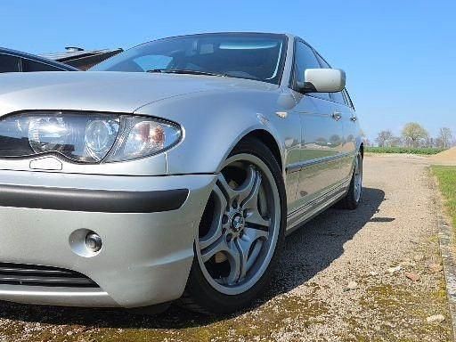 Second-hand BMW 325 Performance 192 CP (141 kW) 2002 Argintiu Break