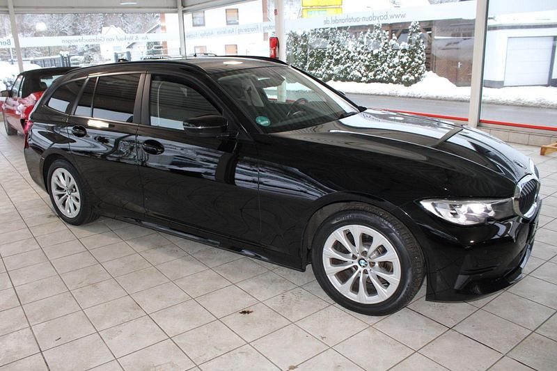 Gebraucht BMW 318 Sport Line 150 PS (110 kW) 2022 Schwarz Kombi