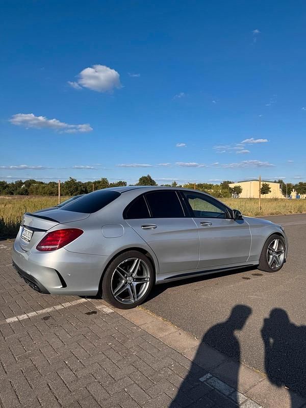 Silber Gebraucht 2015 Mercedes C400 Limousine | 22.999 € (Fairer Preis) - Bild 1/4