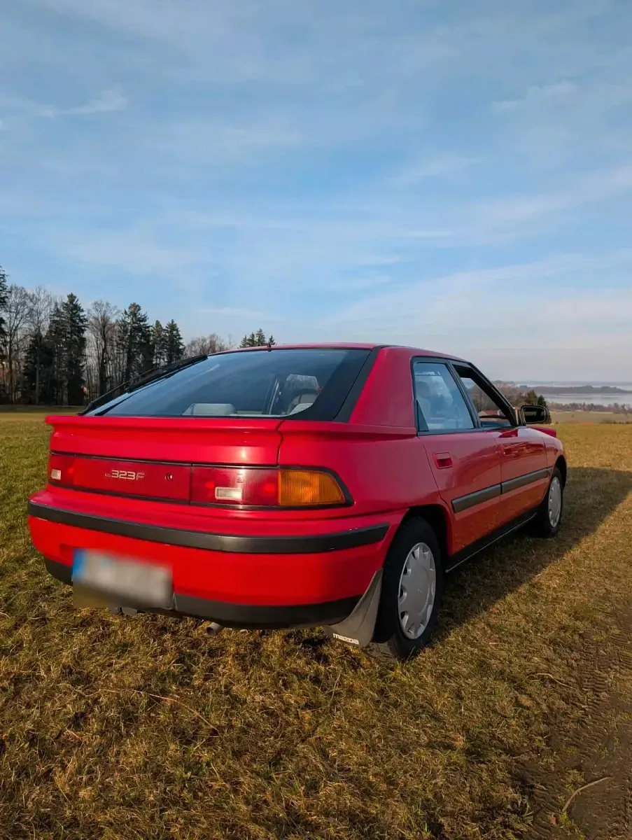 Gebraucht Mazda 323F 88 PS (64 kW) 1990 Rot Kleinwagen