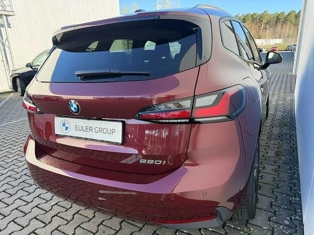 Gebraucht BMW 220 Active Tourer 170 PS (125 kW) 2025 Rot Van / Kleinbus