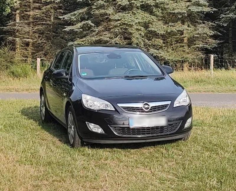 Schwarz Gebraucht 2011 Opel Astra Limousine | 2.199 € (Superpreis) - Bild 1/4