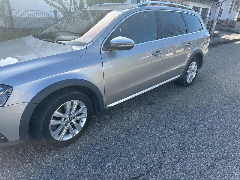 Gebraucht VW Passat Alltrack Basis 177 PS (130 kW) 2014 Silber Kombi