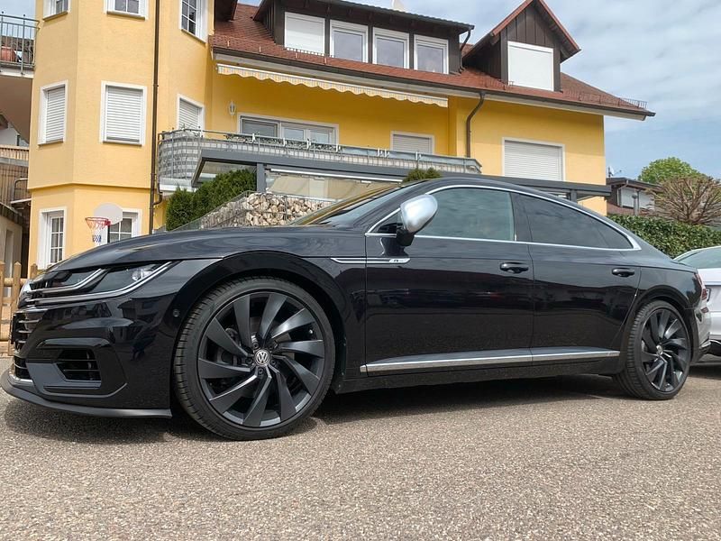 Schwarz Gebraucht 2017 VW Arteon R-line Limousine | 27.666 € (Etwas zu teuer) - Bild 1/4