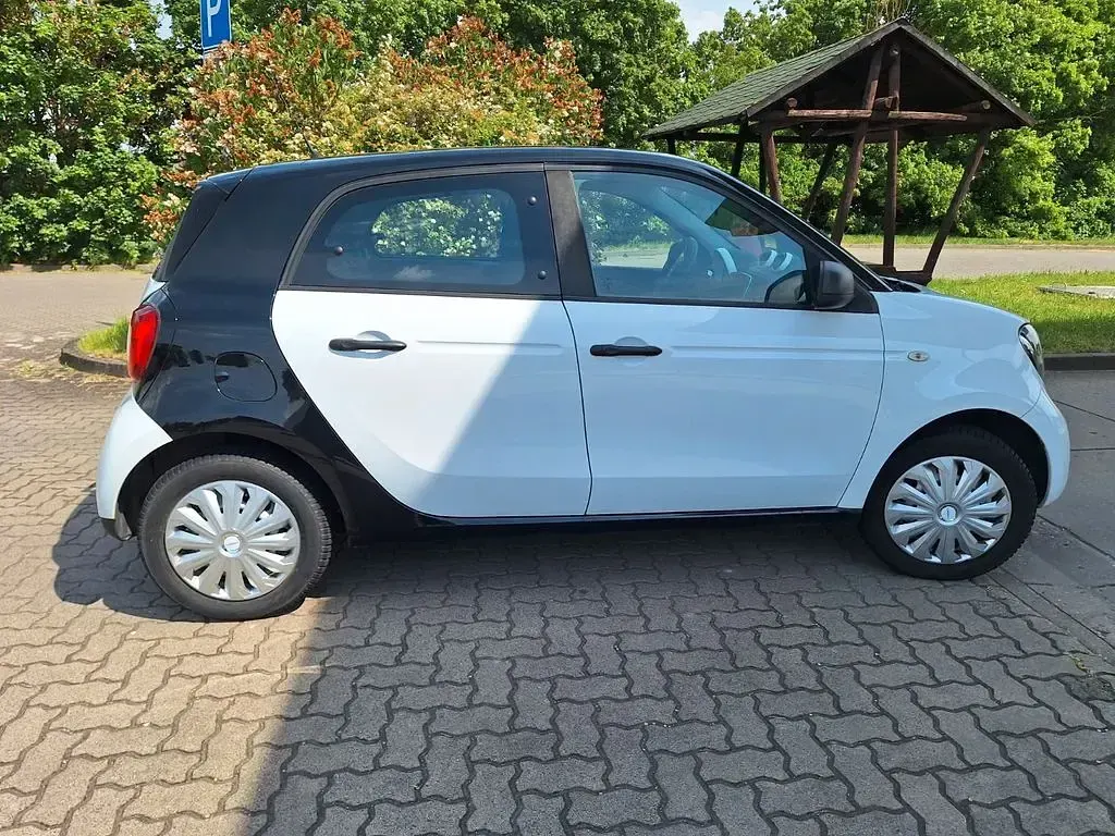 Gebraucht Smart ForFour 71 PS (52 kW) 2018 Weiß Kleinwagen