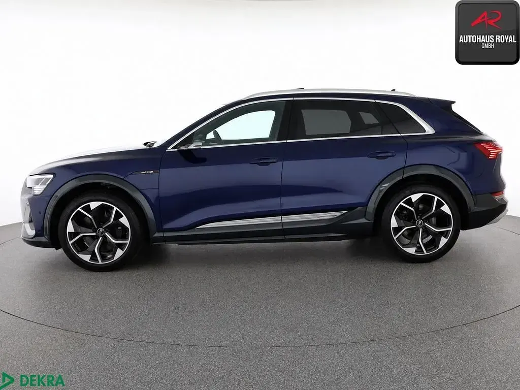 Gebraucht Audi e-tron S-Line 369 kW (503 PS) 2021 Navarrablau SUV