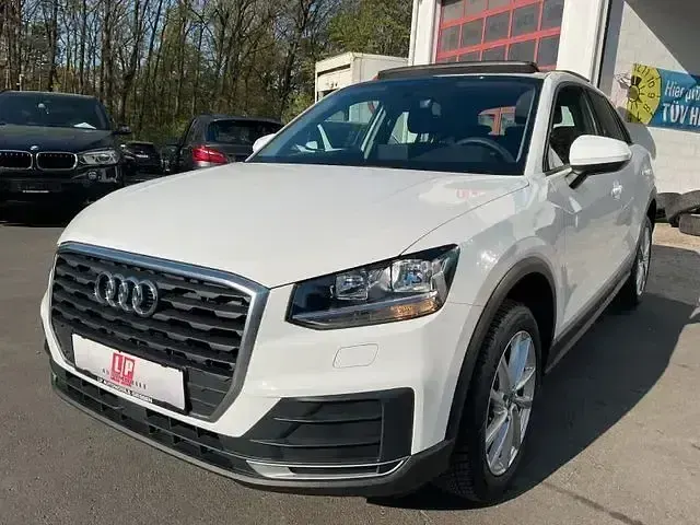 Usata Audi Q2 Basis 150 CV (110 kW) 2019 Bianco SUV