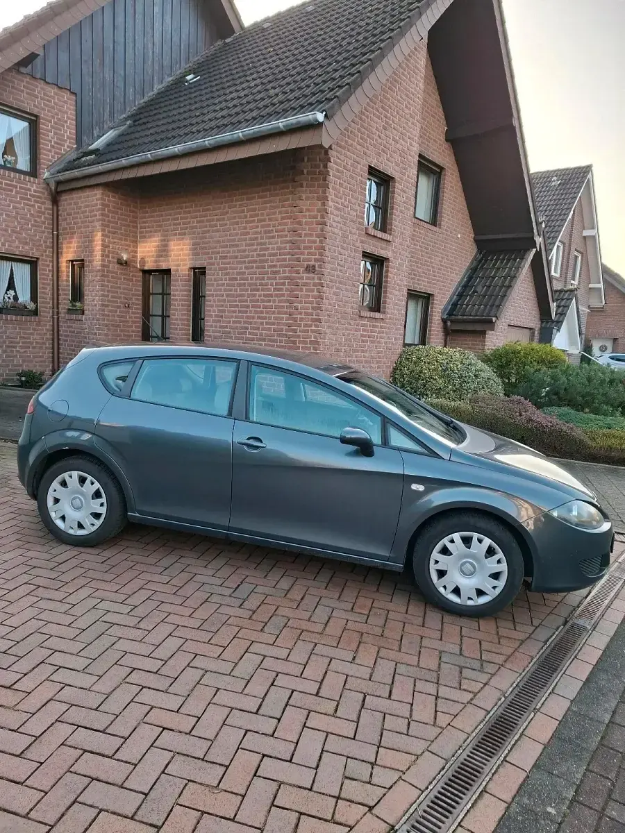 Usata Seat Leon 105 CV (77 kW) 2007 Grigio Utilitaria