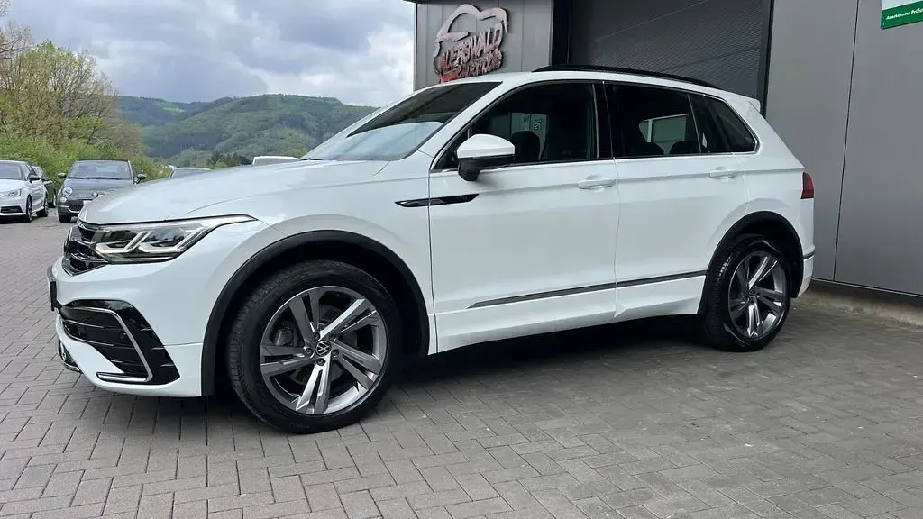 Gebraucht VW Tiguan R-line 200 PS (147 kW) 2022 Weiß SUV