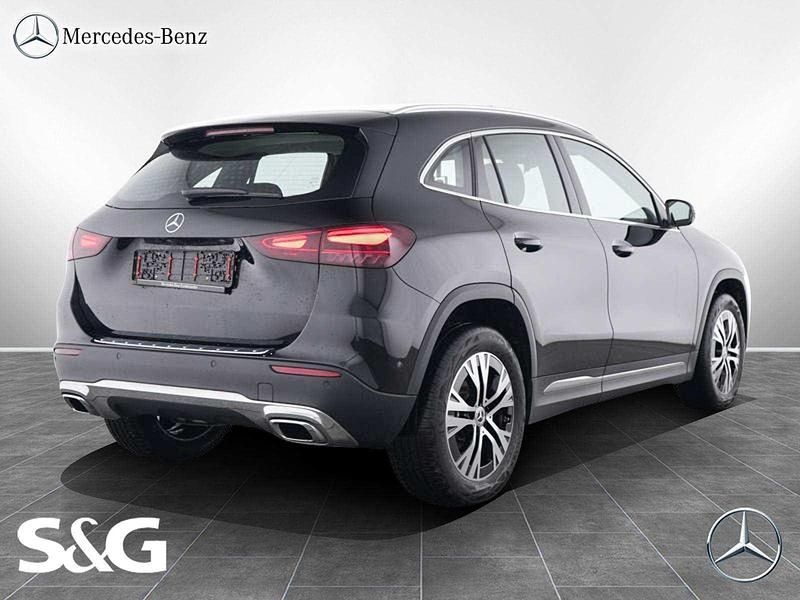 Gebraucht Mercedes GLA200 Progressive 163 PS (119 kW) 2025 Schwarz SUV