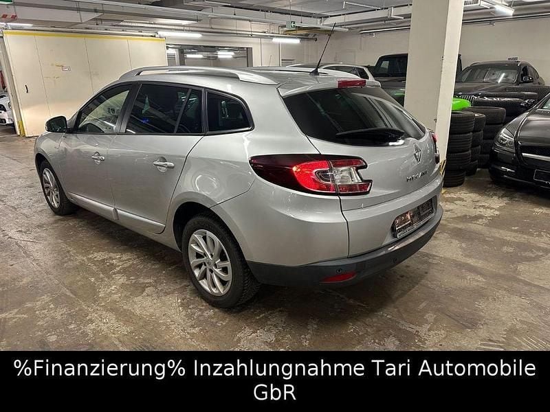 Silber Gebraucht 2016 Renault Mégane III LIMITED Limousine | 6.980 € (Teuer) - Bild 1/4