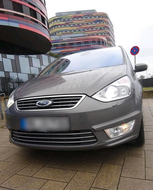 Gebraucht Ford Galaxy Titanium 163 PS (119 kW) 2013 Braun Van / Kleinbus