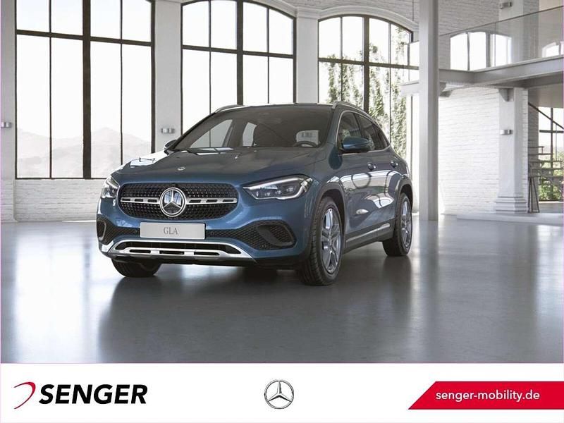 Blau Gebraucht 2022 Mercedes GLA250 Progressive SUV | 33.780 € (Guter Preis) - Bild 1/3