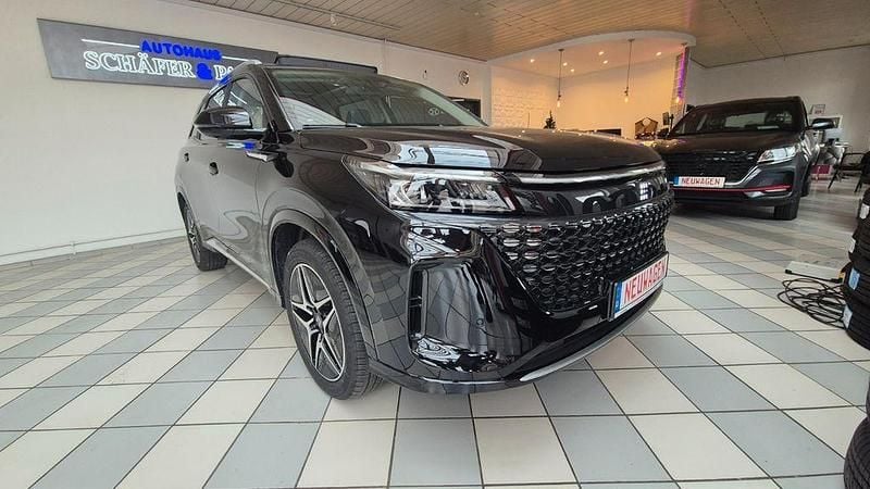 Neu DFSK E5 102 PS (75 kW) 2026 Schwarz SUV