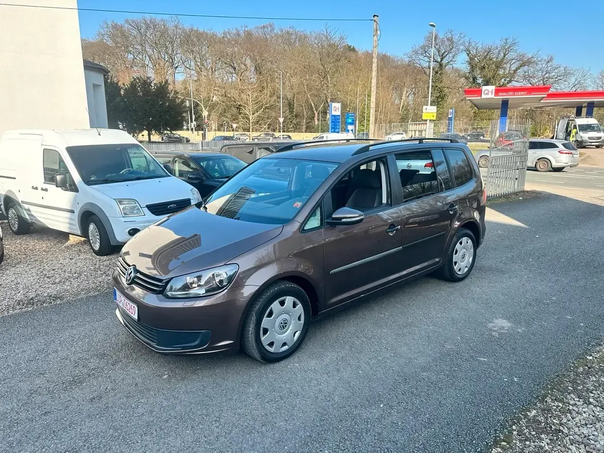 Gebraucht VW Touran 105 PS (77 kW) 2014 Braun Van / Kleinbus