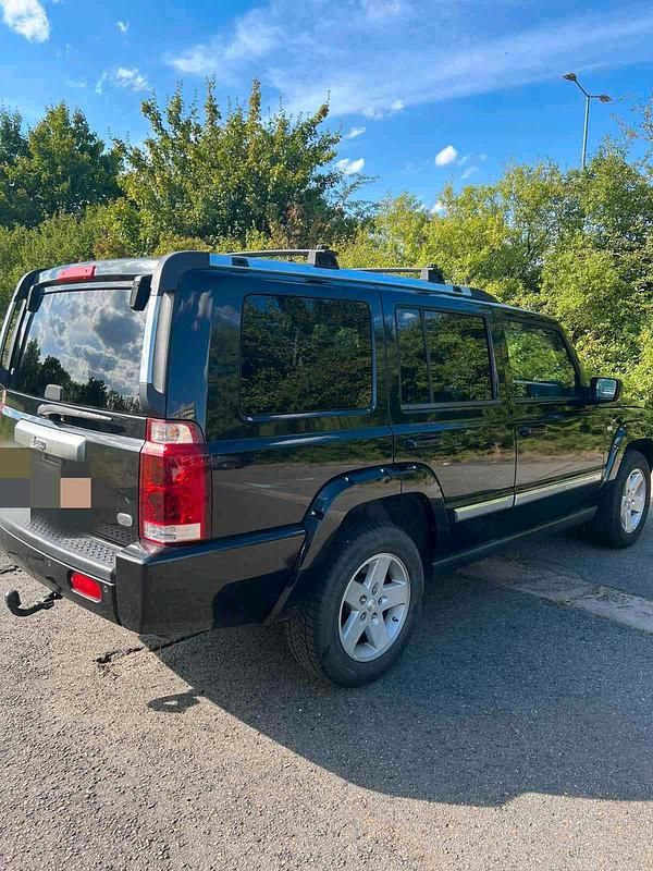 Second-hand Jeep Commander 200 CP (147 kW) 2007 Negru SUV