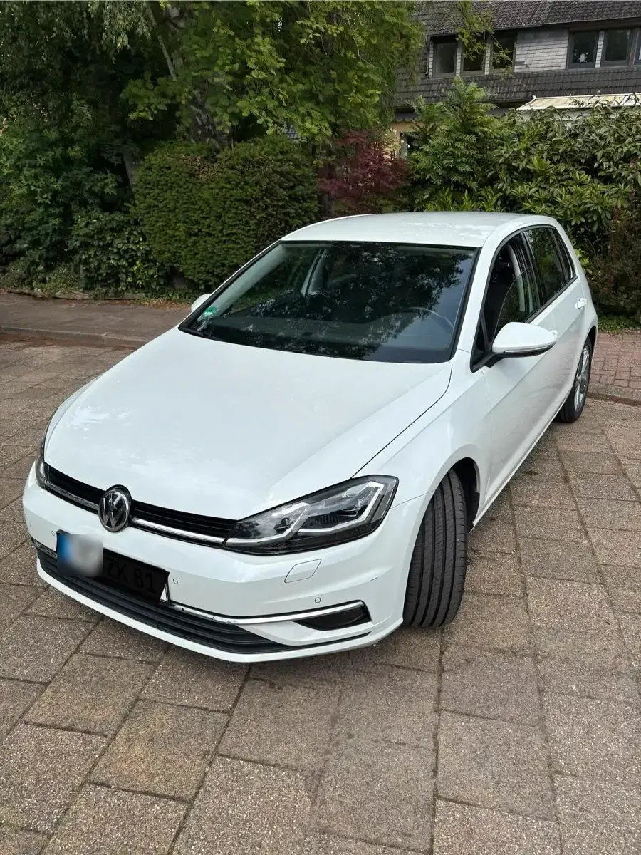 Gebraucht VW Golf VII Highline 125 PS (91 kW) 2017 Weiß Limousine