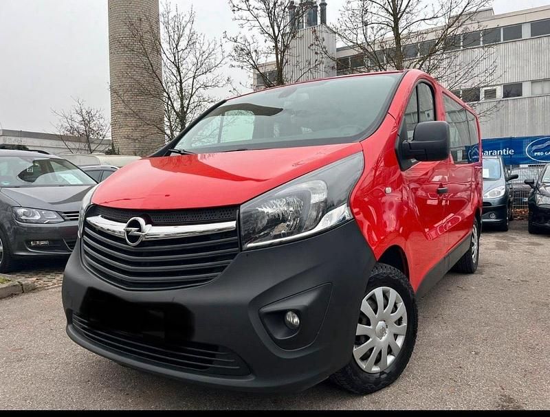 Rot Gebraucht 2018 Opel Vivaro Van / Kleinbus | 15.700 € (Etwas zu teuer) - Bild 1/4