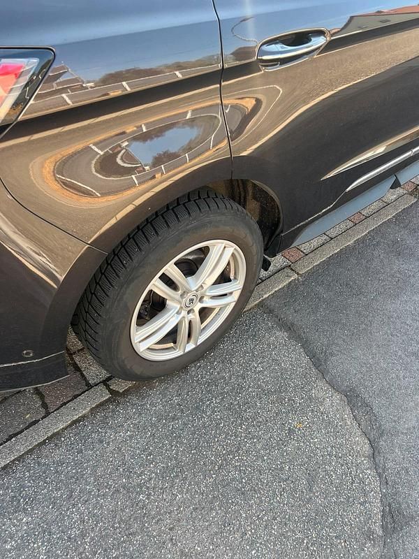 Second-hand Ford Edge Vignale 209 CP (153 kW) 2017 Negru SUV