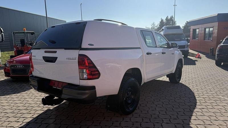 Gebraucht Toyota HiLux 150 PS (110 kW) 2023 Weiß Abholung