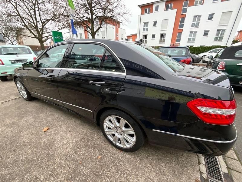 Gebraucht Mercedes E350 265 PS (194 kW) 2012 Schwarz Limousine