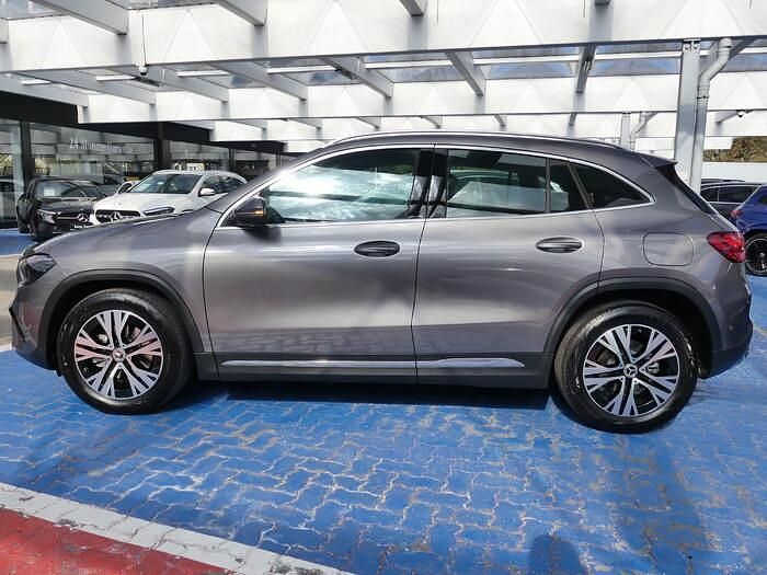 Gebraucht Mercedes GLA180 Progressive 136 PS (100 kW) 2025 Metalliclack mountaingrau SUV