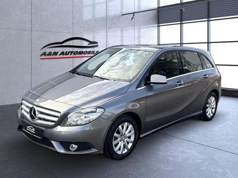 Gebraucht Mercedes B180 122 PS (89 kW) 2011 Grau Van / Kleinbus