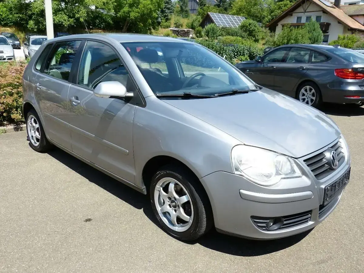Gebraucht VW Polo Comfortline 54 PS (39 kW) 2007 Silverbird metallic Kleinwagen