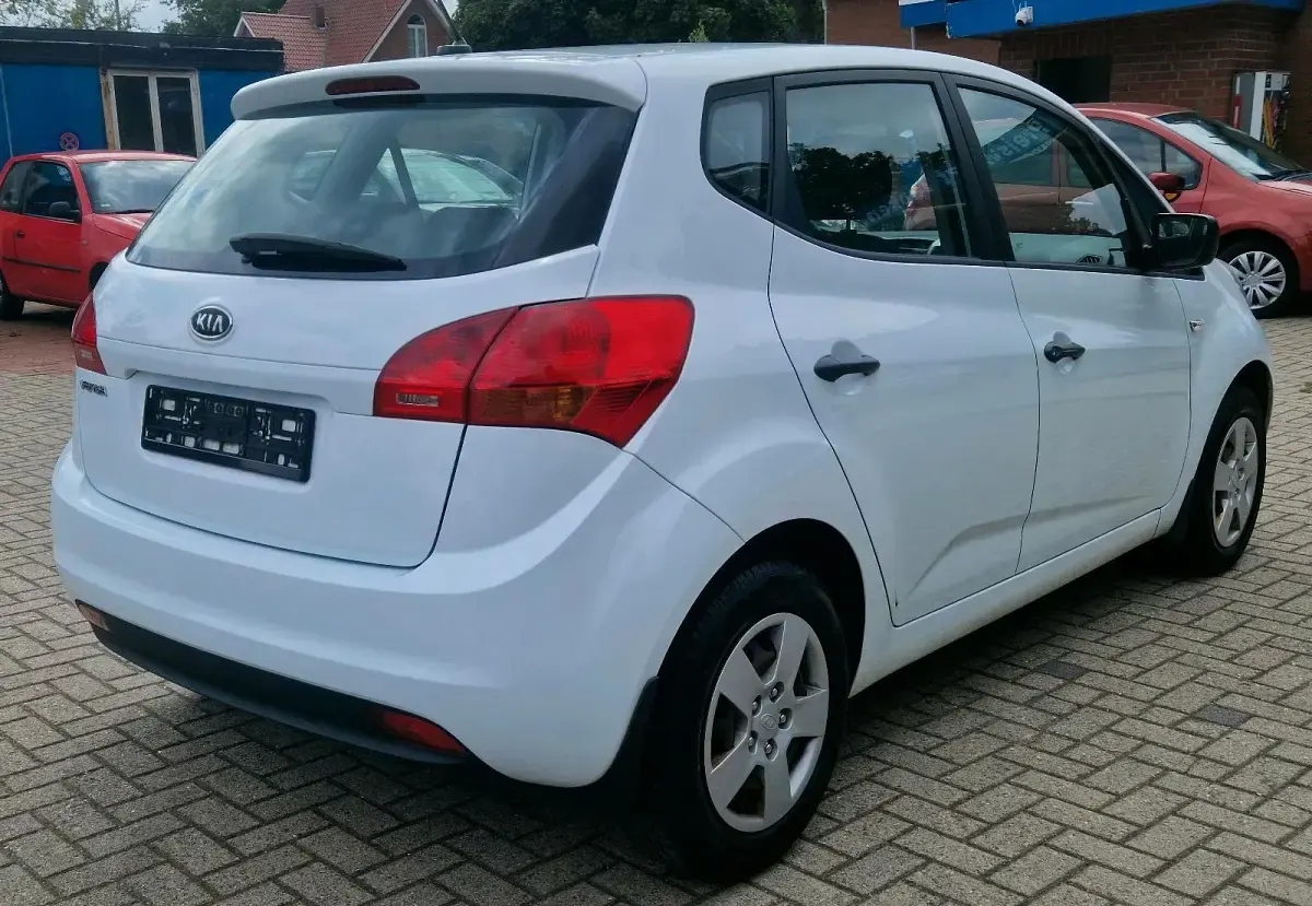 Gebraucht Kia Venga 90 PS (66 kW) 2013 Weiß Kleinwagen
