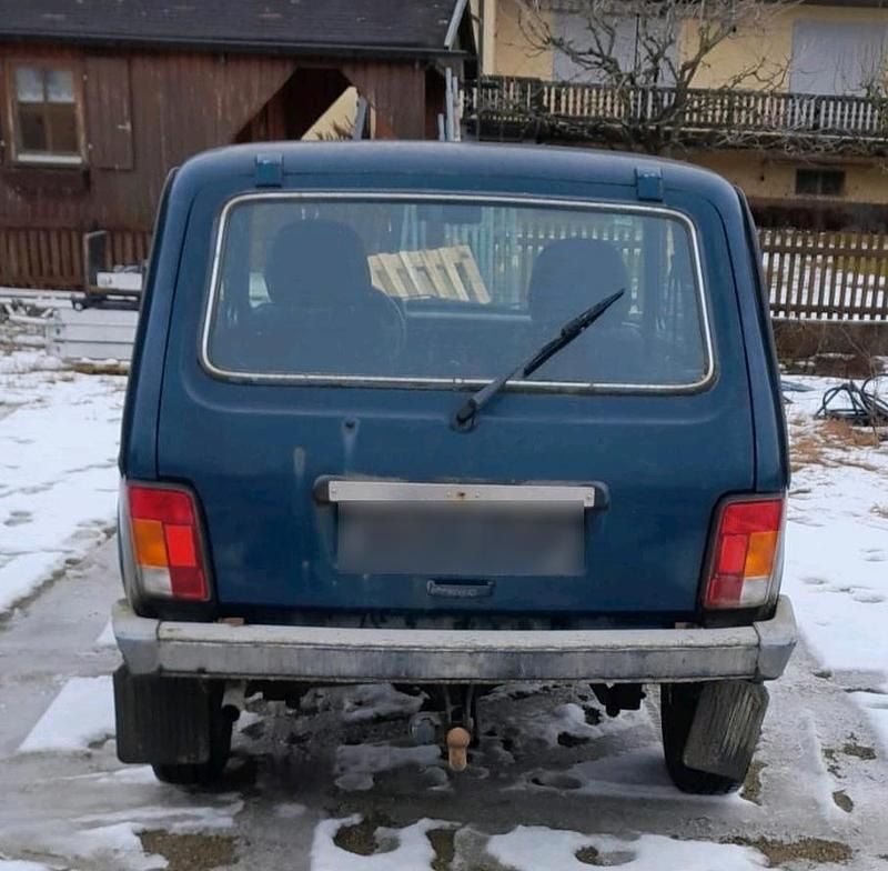 Gebraucht Lada niva 82 PS (60 kW) 2009 Grün SUV