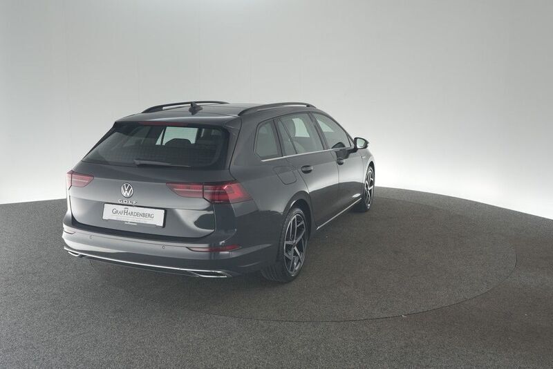 Gebraucht VW Golf VIII Style 190 PS (139 kW) 2022 Grau Kombi