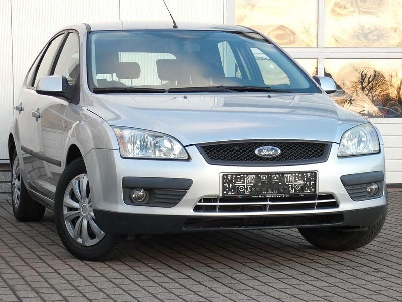 Gebraucht Ford Focus Fun X 101 PS (74 kW) 2007 Silber Limousine