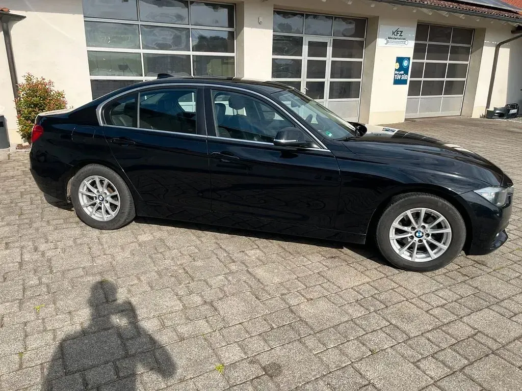 Gebraucht BMW 318 150 PS (110 kW) 2017 Schwarz Limousine