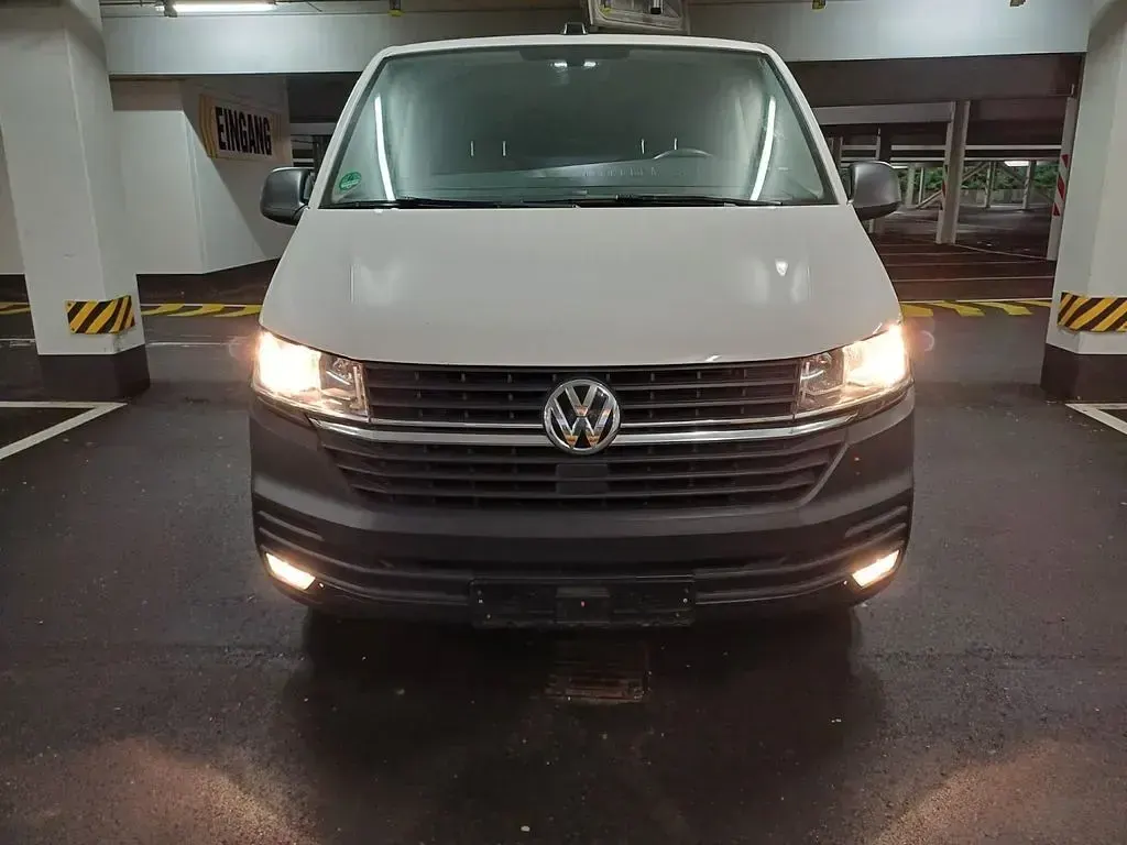 Używany VW Transporter 150 KM (110 kW) 2021 Biały Van