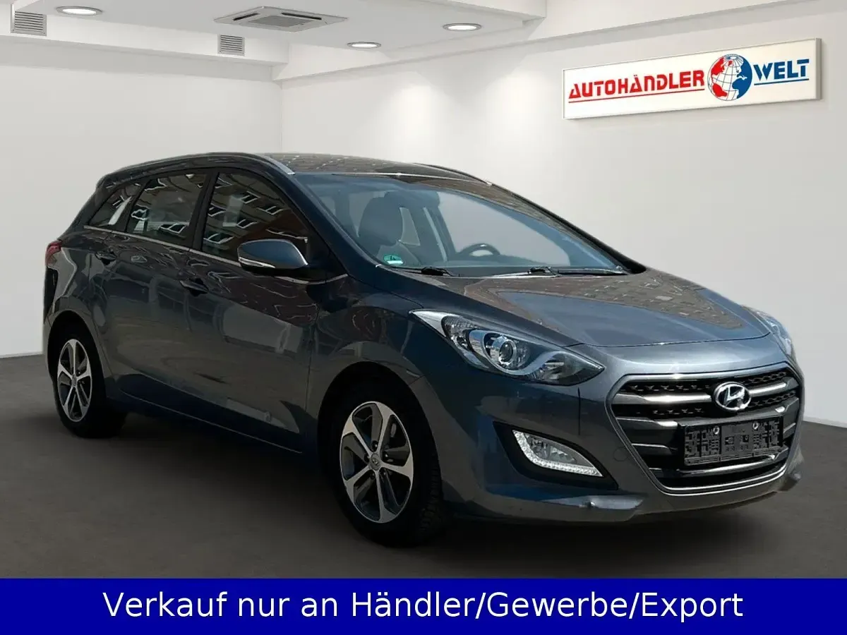 Gebraucht Hyundai i30 90 PS (66 kW) 2015 Grau Kombi