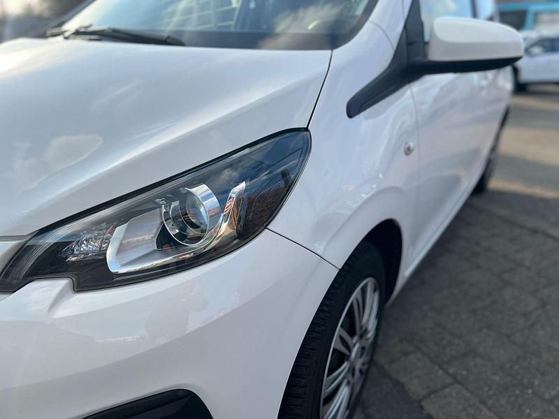 Gebraucht Peugeot 108 Active 72 PS (52 kW) 2020 Weiß Kleinwagen