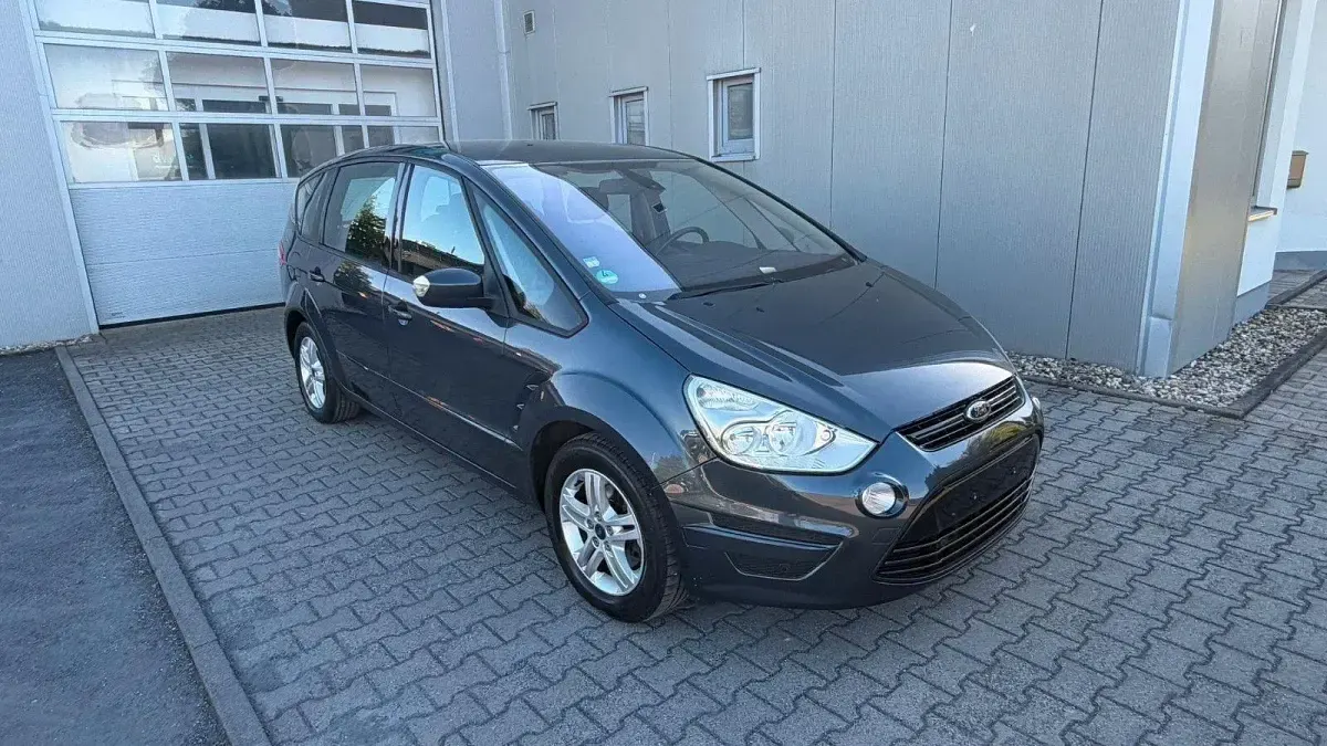 Gebraucht Ford S-MAX Trend 116 PS (85 kW) 2010 Grau Van / Kleinbus