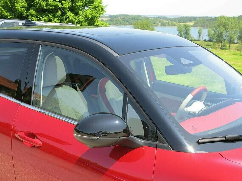 Neu Ora 03 Pro+ 125 kW (171 PS) 2025 Mars red / starry black Kleinwagen