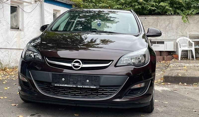 Gebraucht Opel Astra Selection 110 PS (80 kW) 2015 Braun Kombi