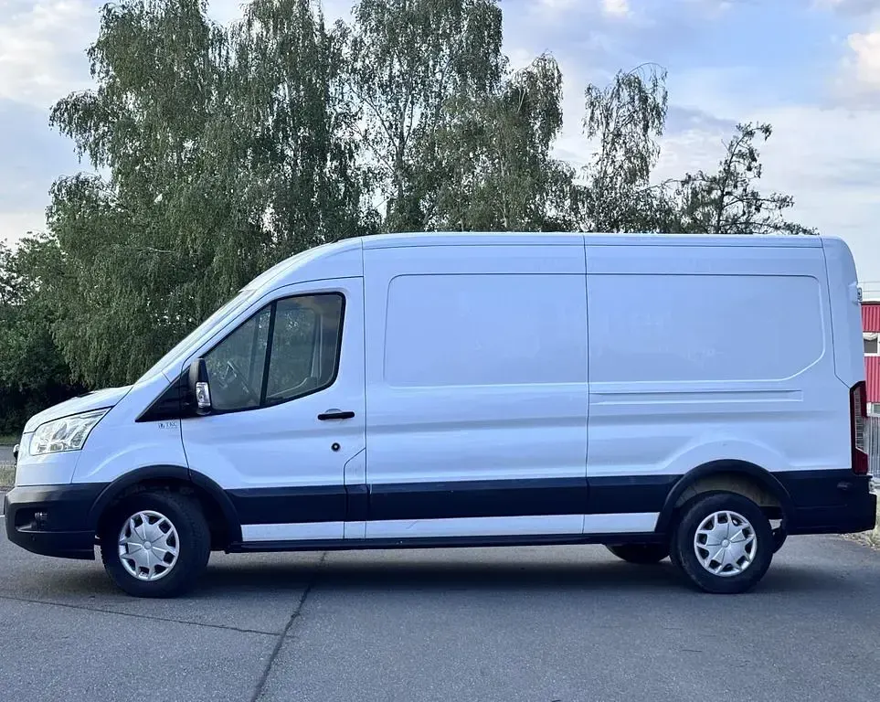 Gebraucht Ford Transit Trend 131 PS (96 kW) 2019 Weiß Van / Kleinbus