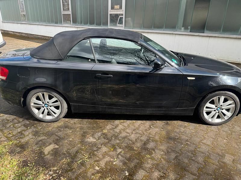 Gebraucht BMW 120 176 PS (129 kW) 2014 Schwarz Kleinwagen