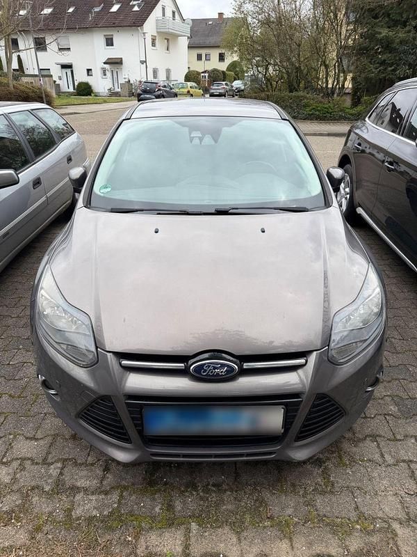 Usata Ford Focus SYNC Edition 140 CV (102 kW) 2013 Marrone Berlina