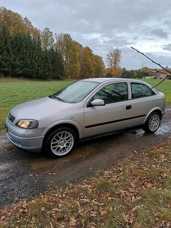 Grau Gebraucht 2000 Opel Astra Coupé | 2.000 € (Fairer Preis) - Bild 1/4