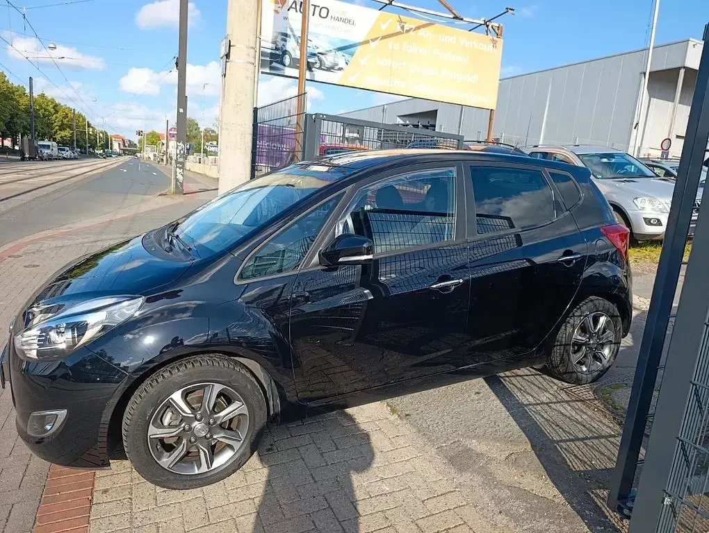 Gebraucht Hyundai ix20 YES! 125 PS (91 kW) 2017 Schwarz Kleinwagen