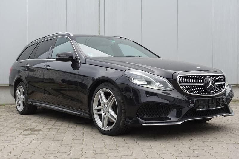 Schwarz Gebraucht 2014 Mercedes E300 Avantgarde Limousine | 15.990 € (Fairer Preis) - Bild 1/4