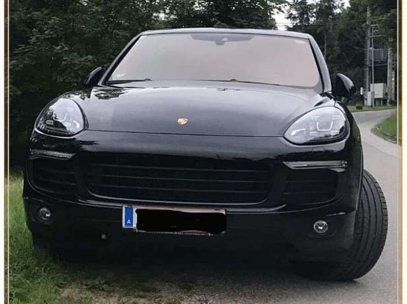 Schwarz Gebraucht 2017 Porsche Cayenne S E-Hybrid Platinum Edition SUV | 42.555 € - Bild 1/4