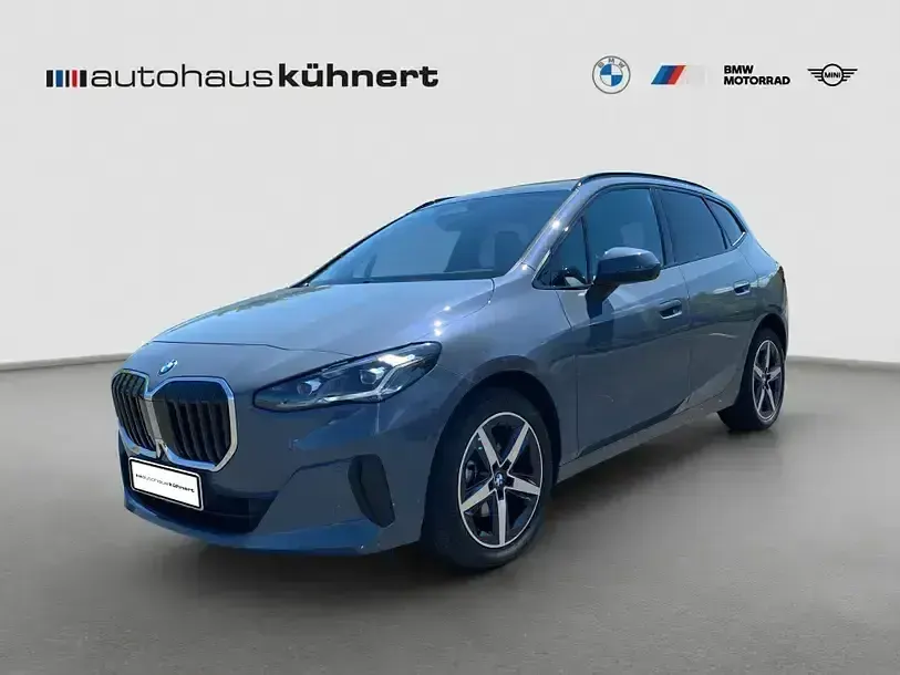 Gebraucht BMW 220 Active Tourer Luxury Line 156 PS (114 kW) 2023 Grau Van / Kleinbus