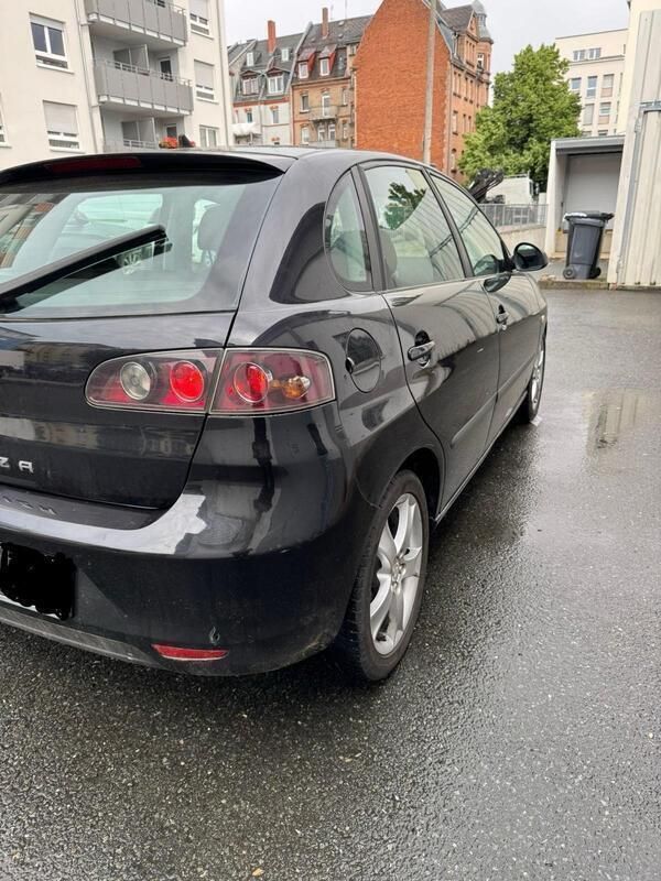Schwarz Gebraucht 2007 Seat Ibiza Sport Limousine | 900 € (Superpreis) - Bild 1/4