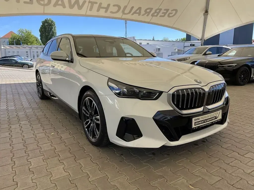Gebraucht BMW 550e M Sport 489 PS (359 kW) 2025 Weiß Limousine
