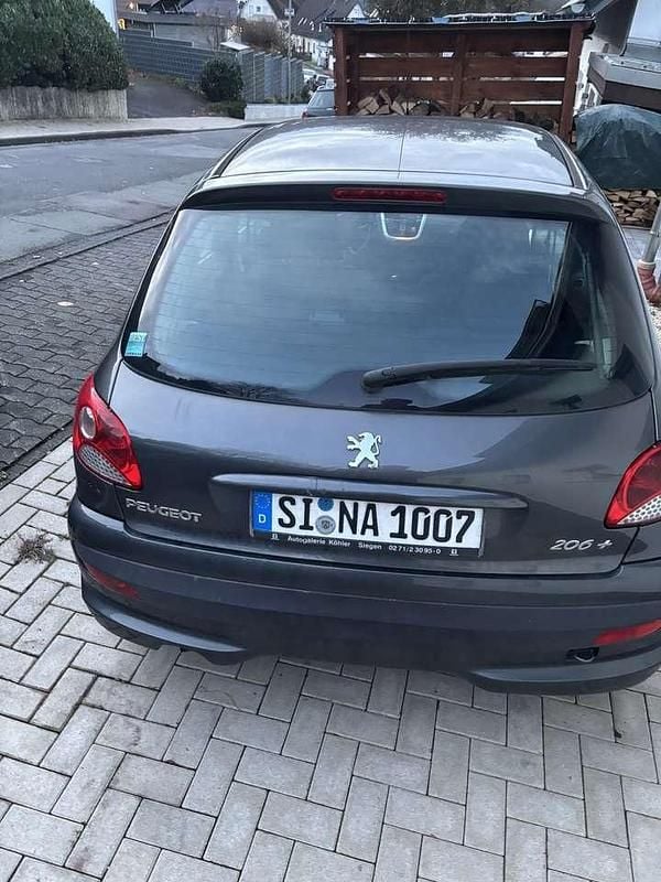 Gebraucht Peugeot 206 Basis 73 PS (53 kW) 2011 Grau Kleinwagen
